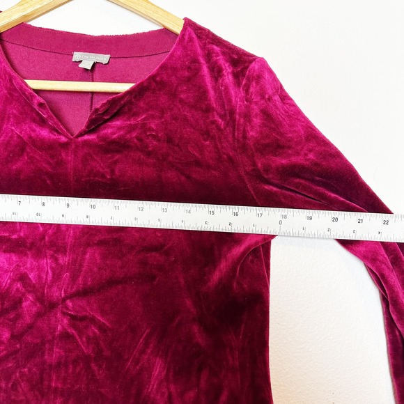 T by Talbots Maroon Burgundy Red Crushed Velvet V-Neck Top sz XS - Picture 6 of 7